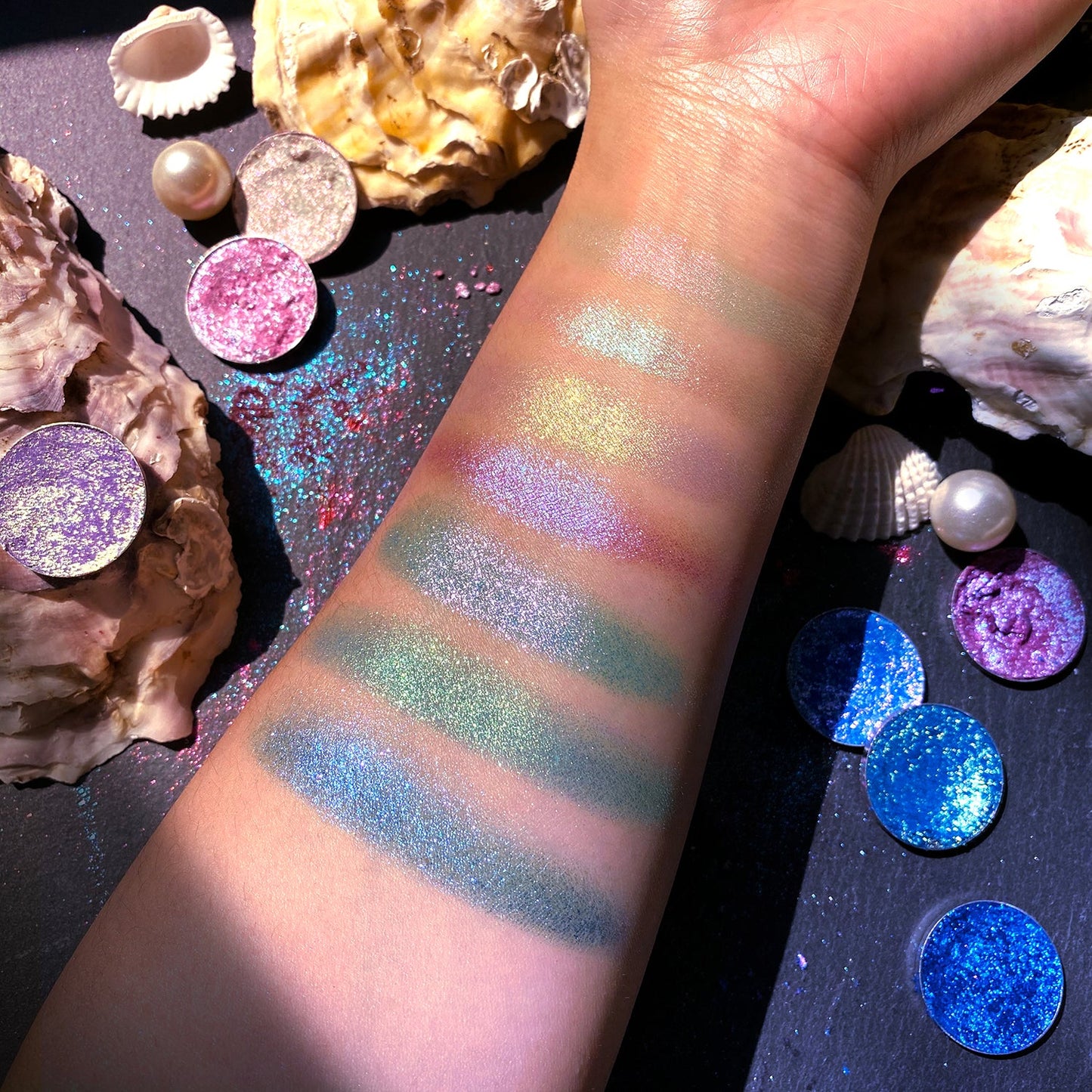 DE'LANCI Rainbow Multichrome Chameleon Eyeshadow #2C-DE'LANCI